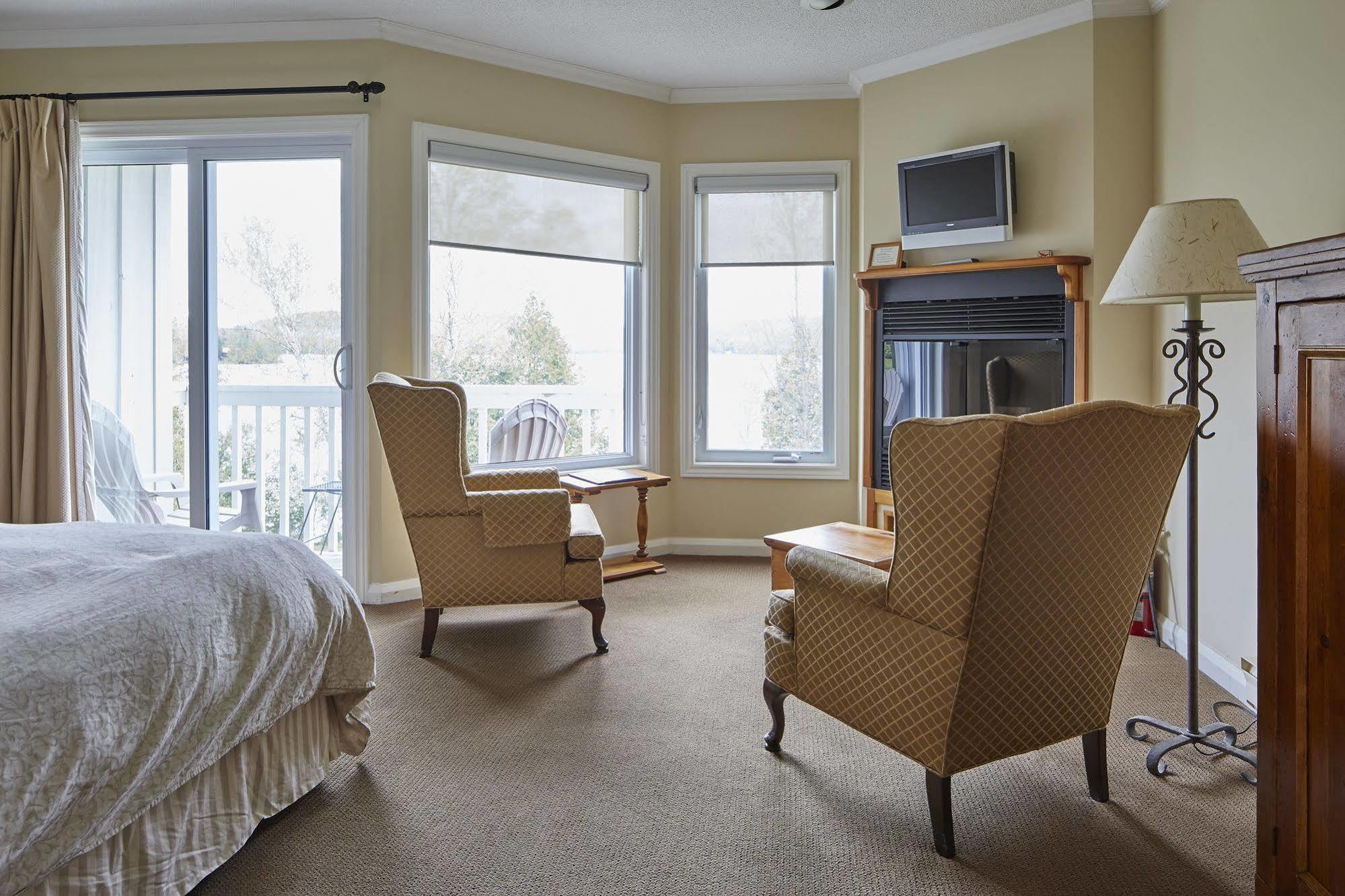 Sir Sam'S Inn & Spa (Adults Only) Haliburton Esterno foto