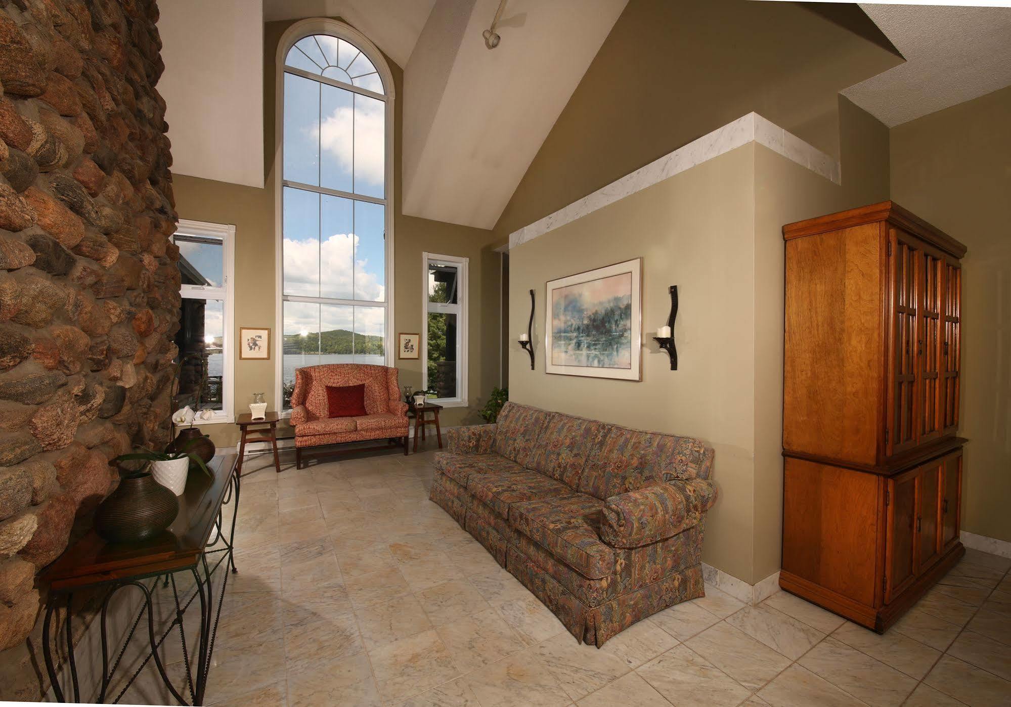 Sir Sam'S Inn & Spa (Adults Only) Haliburton Esterno foto
