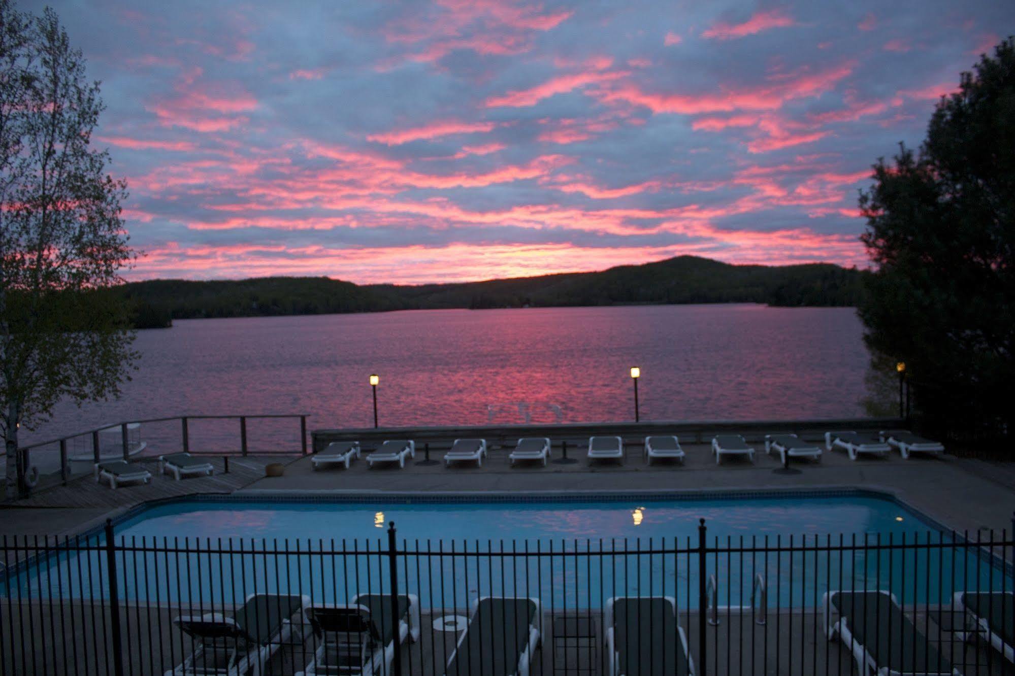 Sir Sam'S Inn & Spa (Adults Only) Haliburton Esterno foto