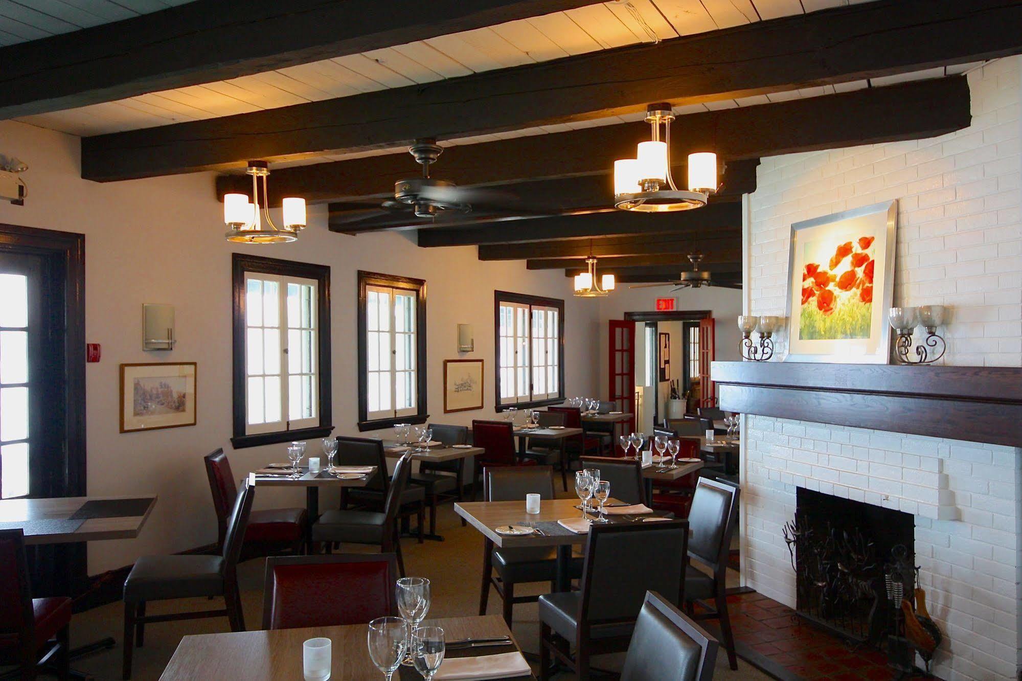 Sir Sam'S Inn & Spa (Adults Only) Haliburton Esterno foto